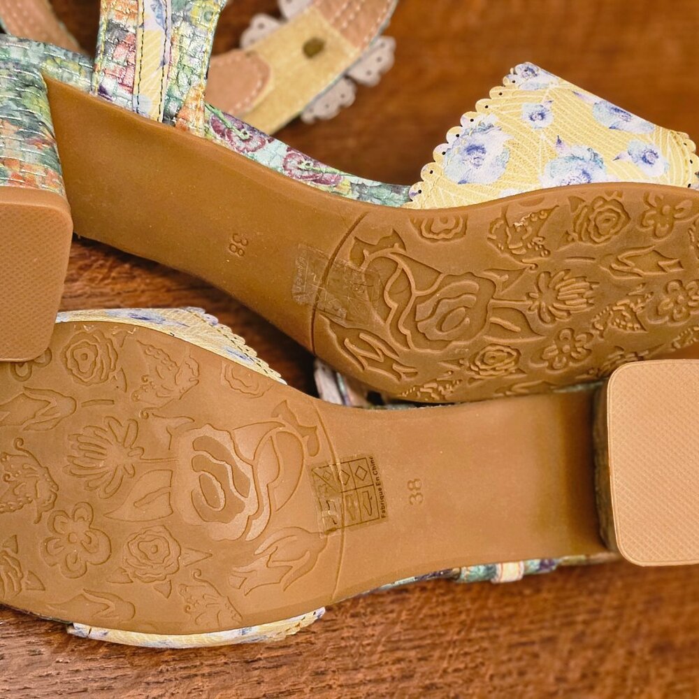 Artiste Women's Multicolor Floral Embellished Sandals - Picture 4 of 5